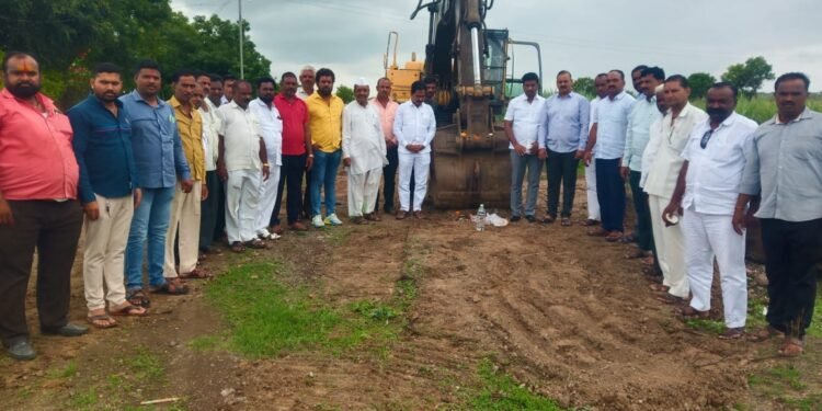 अन् क्षणार्धात राष्ट्रवादीचे नेते व कार्यकर्तेच बनले गावोगावच्या विकास कामांचे उद्घाटक…