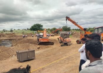 म्हसोबावाडी दुर्घटना आज गुरुवारी सकाळपासून पुन्हा मजुरांच्या शोध मोहिमेला सुरुवात