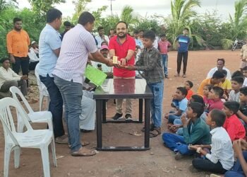 निंबोडीतील पतंग स्पर्धेत 50 स्पर्धकांचा सहभाग