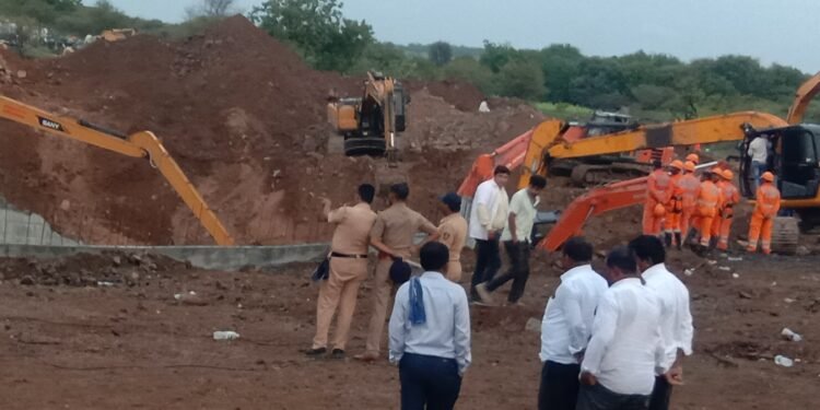 म्हसोबाचीवाडी विहीर दुर्घटना मजुरांपर्यंत पोचण्यास आजही आले अपयश