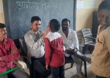 संदीप चांदगुडे यांच्या वाढदिवसानिमित्त म्हसोबावाडीत 201 विद्यार्थ्यांचे आरोग्य तपासणी