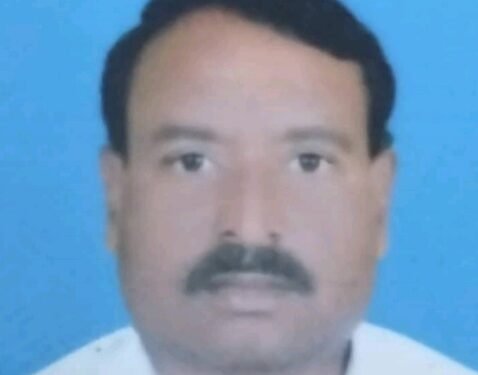 शेतकऱ्यांच्या जमिनीवर अतिक्रमण करून बांधकाम विभागाने बारामती भिगवण रस्त्याचे काम सुरू केल्याचा शेतकऱ्यांचा आरोप