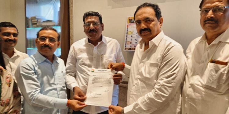 शिक्षक शिक्षकेतर महामंडळाचे शिवाजीराव खांडेकर यांची सरचिटणीस पदी निवड