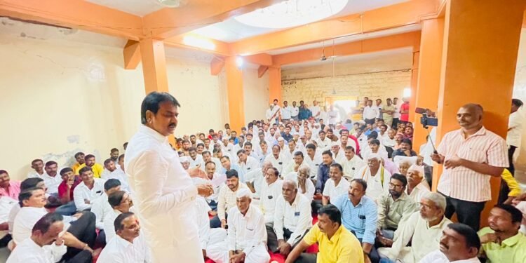 शेटफळ तलाव 100 टक्के क्षमतेने भरून घेणार तसेच भीमा नदीत पाणी सोडण्याचा निर्णय होणार-माजी मंत्री हर्षवर्धन पाटील