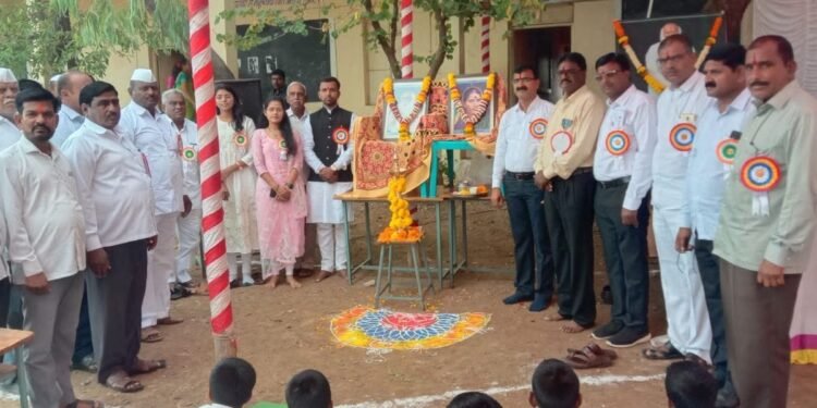 कर्मवीर अण्णांकडे गोरगरीब मुलांप्रती संवेदना होती,ही संवेदना आपण सगळ्यांनी जपणे गरजेचे