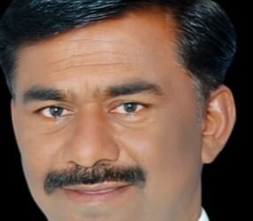 घरकुल बांधण्यासाठी गोरगरीब लाभार्थ्यांना सरकारने पाच ब्रास मोफत वाळू उपलब्ध करून द्यावी