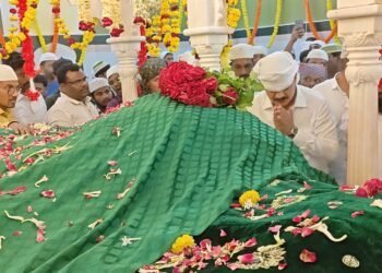 लुमेवाडी दर्गा परिसर सुशोभीकरणासाठी 50 लाखांचा निधी व लुमेवाडी ते बंधारा रस्त्यासाठी 50 लाख निधी मंजूर करणार  माजी मंत्री दत्तात्रय भरणे अशी ग्वाही