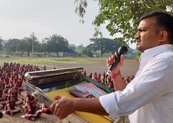 शेटफळगढे येथील श्री नागेश्वर विद्यालयात टपाल दिनानिमित्त व्याख्यान