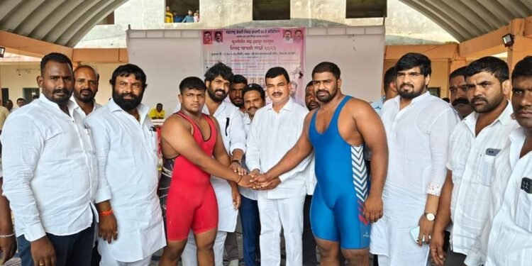 इंदापूर तालुक्यात महाराष्ट्र केसरीची गदा आणण्यासाठी सर्व कुस्तीपटूंनी जोमाने प्रयत्न करावेत यासाठी आपणही सर्वतोपरी मदत करू- माजी मंत्री दत्तात्रय भरणे