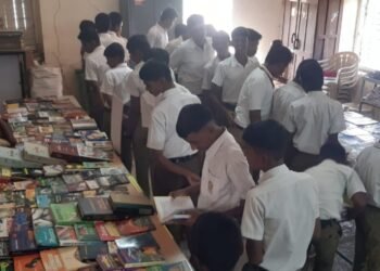 शेटफळगढे येथील श्री नागेश्वर विद्यालय व ज्युनि.कॉलेजमध्ये विद्यालयात वाचन प्रेरणा दिनानिमित्त 7  हजार   ग्रंथासह प्रदर्शनाचा कार्यक्रम संपन्न