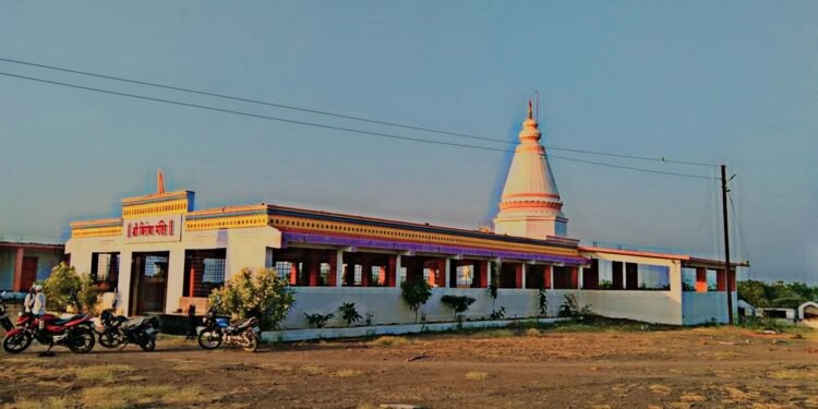 2 नोव्हेंबर रोजी आमदार दत्तात्रय भरणे यांच्या भरणेवाडी गावात कलाकार गौतमी पाटील