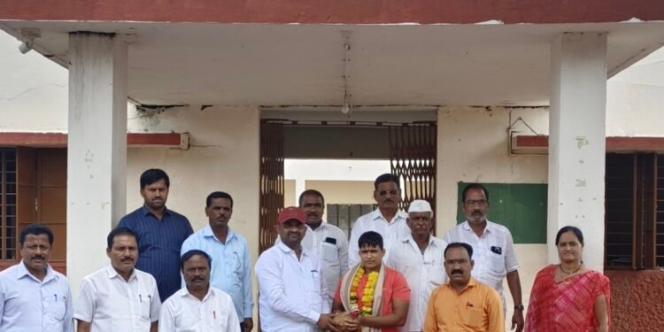 पळसनाथ विद्यालयाच्या अहिल्या शिंदे हिची राष्ट्रीय कुस्ती स्पर्धेसाठी निवड