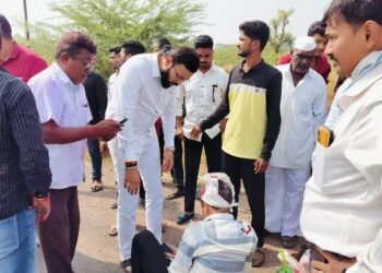 राजवर्धन पाटील धावले अपघातग्रस्त नागरिकाच्या मदतीला