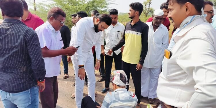 राजवर्धन पाटील धावले अपघातग्रस्त नागरिकाच्या मदतीला