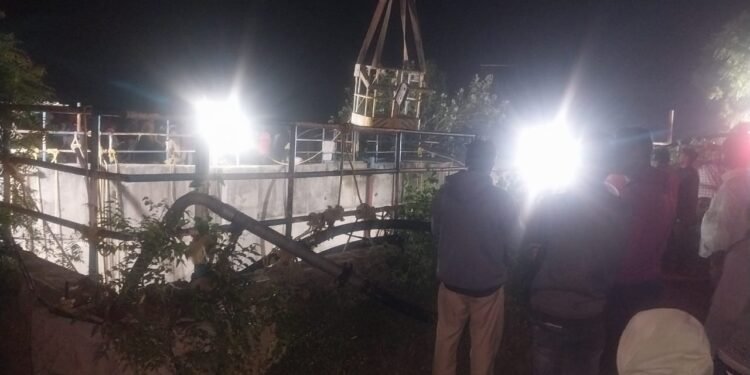 बिग ब्रेकिंग काझड येथील 2 शेतकऱ्यांचा निरा भिमा नदीच्या जोड प्रकल्पाच्या बोगद्यात मृत्यू रात्री साडेअकरा वाजता मृतदेह बाहेर काढण्यात प्रशासनाला यश