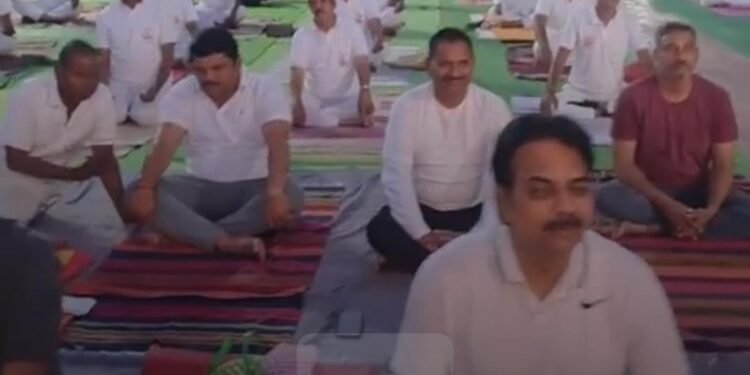 देश, समाज व आपल्या कुटुंबाच्या सुखी व आनंदासाठी  योग प्राणायामास अधिक महत्व- माजी मंत्री हर्षवर्धन पाटील