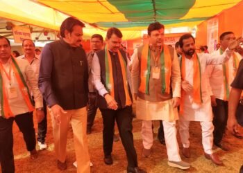 भाजप नेते व माजी मंत्री हर्षवर्धन पाटील नागपूर येथे  भाजपाच्या पदाधिकाऱ्यांच्या बैठकीमध्ये सहभागी