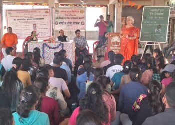 “जो हसतो तो देवाची प्रार्थना करतो आणि जो हसवतो त्याच्यासाठी देव प्रार्थना करतो” श्री. मारुती करंडे.