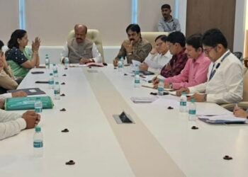 हर्षवर्धन पाटील यांची मध्यस्थी यशस्वी  !  कामगार मंत्र्यांसमवेतच्या बैठकीत वालचंदनगर इंडस्ट्रीजच्या कर्मचाऱ्यांचा संप मागे -माजी मंत्री हर्षवर्धन पाटील यांची माहिती