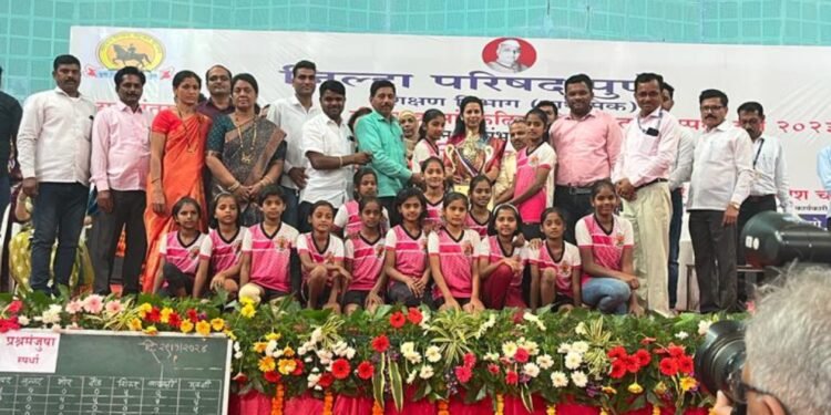 म्हसोबावाडी  शाळेला जिल्हास्तरीय कबड्डी स्पर्धेत  उपविजेतेपद