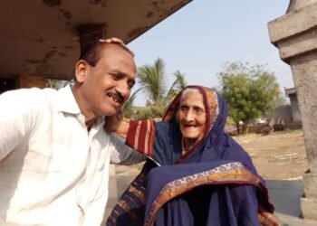 गोष्ट जुनी -उजाळा नवा*  बाप आणि आई माझी ,विठ्ठल रूकमाई !!