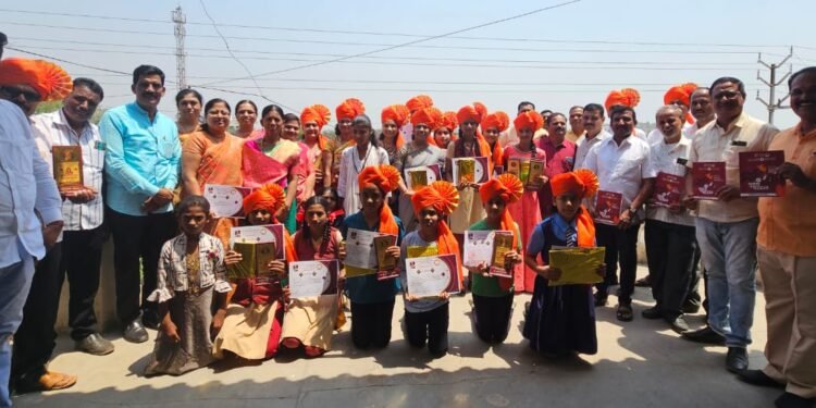 भिगवणच्या छत्रपती शिवराय सार्वजनिक वाचनालयाच्या  वतीने आयोजित निबंध स्पर्धातील यशस्वी स्पर्धकांचा बक्षीस वितरण समारंभ संपन्न