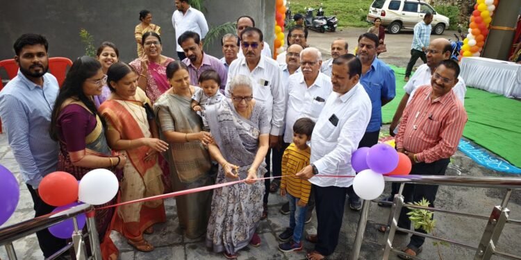 इंदापूर येथे शहा ग्लोबल स्कुलचे  श्रीमती मालती सुरेशदास शहा यांच्या शुभहस्ते. उद्घाटन