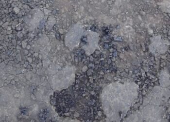 म्हसोबावाडी ते शेटफळगढे डांबरी रस्त्याच्या दुरुस्तीची ग्रामस्थांची मागणी