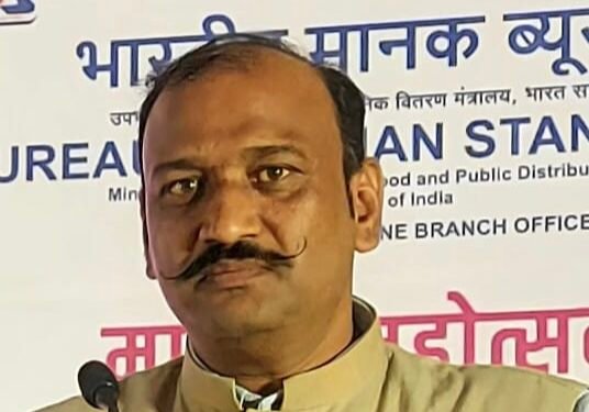 *24 डिसेंबर 2024, राष्ट्रीय ग्राहक दिनानिमित्त—  जनजागृती पर लेख—-आता कमी पेट्रोल डिझेल दिल्यावर पेट्रोल पंपाचा परवानाच रद्द होऊ शकतो….*