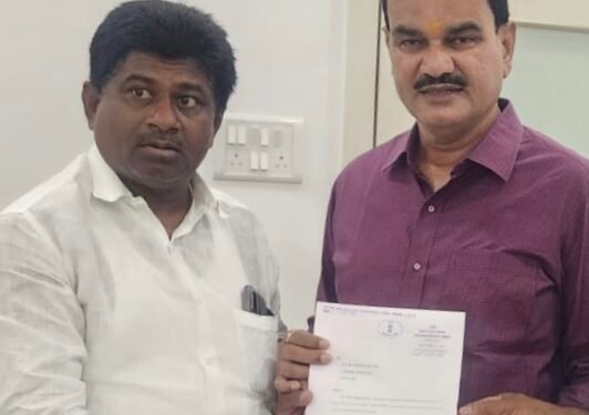 दादा.. मामा.. पोंधवडी तलावात लाकडी निंबोडी योजनेचे आउटलेट काढून पाणी सोडा