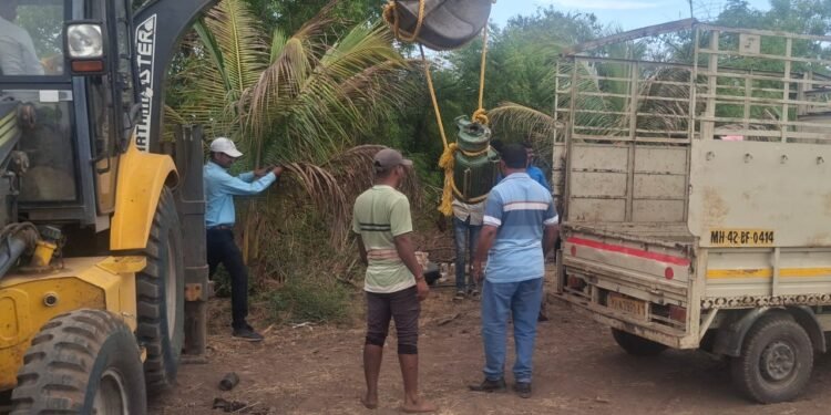 बारामतीतील जानाई शिरसाई उपसा सिंचन योजनेला तरतूद नसतानाही सोडल्याने तेथील शेतकरी तुपाशी इंदापुरातील शेतकरी मात्र पाण्याविना उपाशी